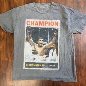 Superare X Ali "Champ '64" Gray Graphic T-shirt